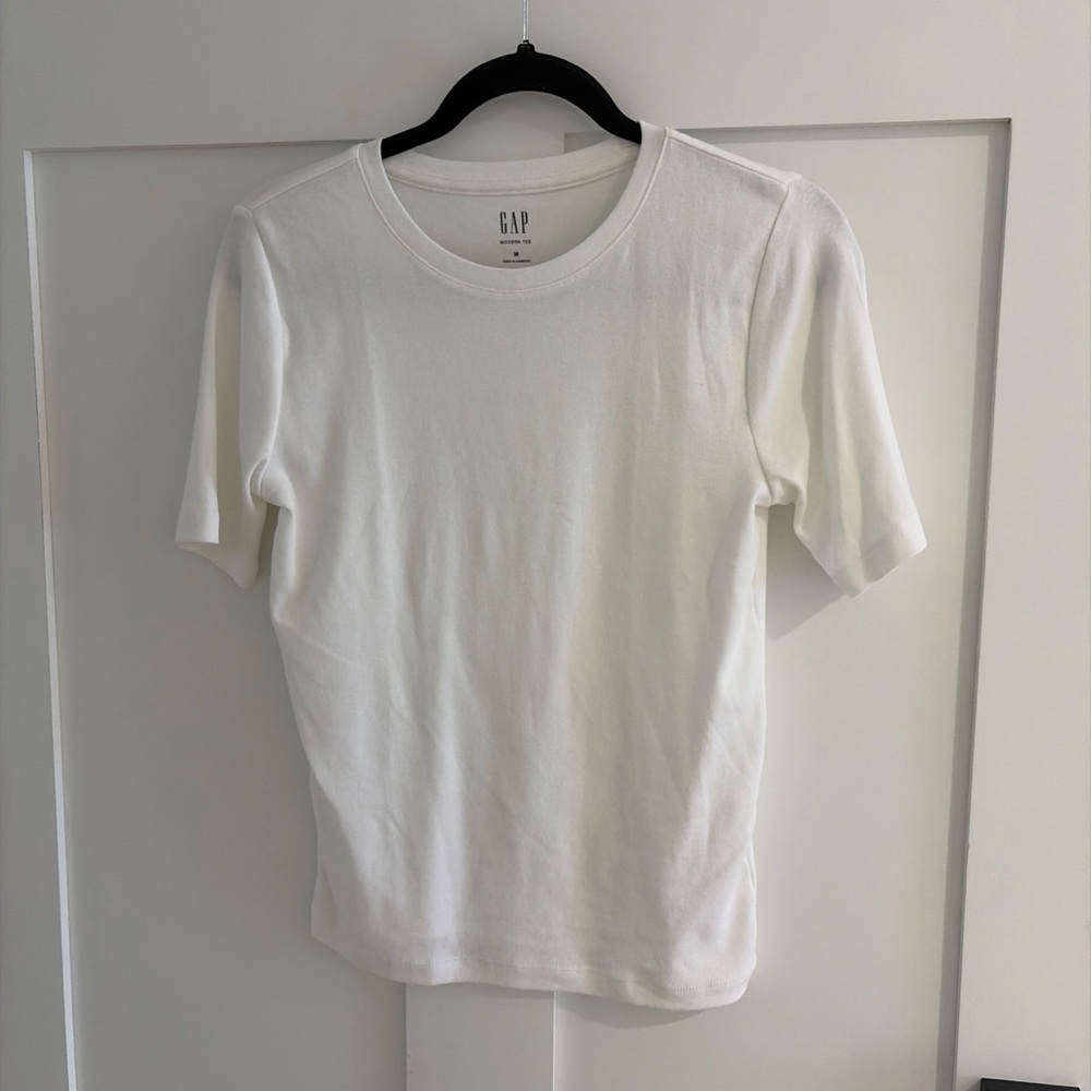 GAP Modern White Tee
